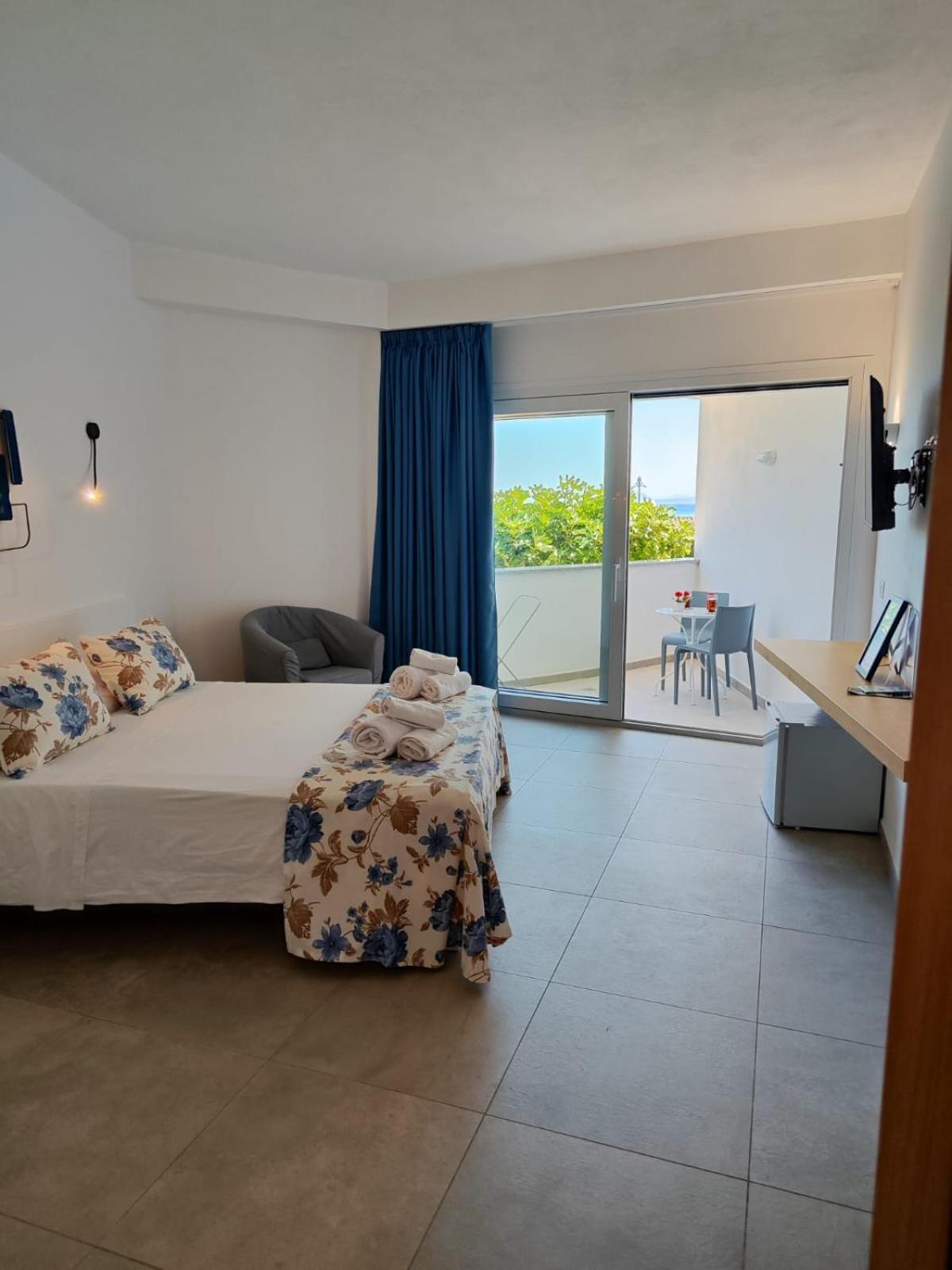 Rooms, Affittacamere Maksim Гольфо-Аранчи Экстерьер фото