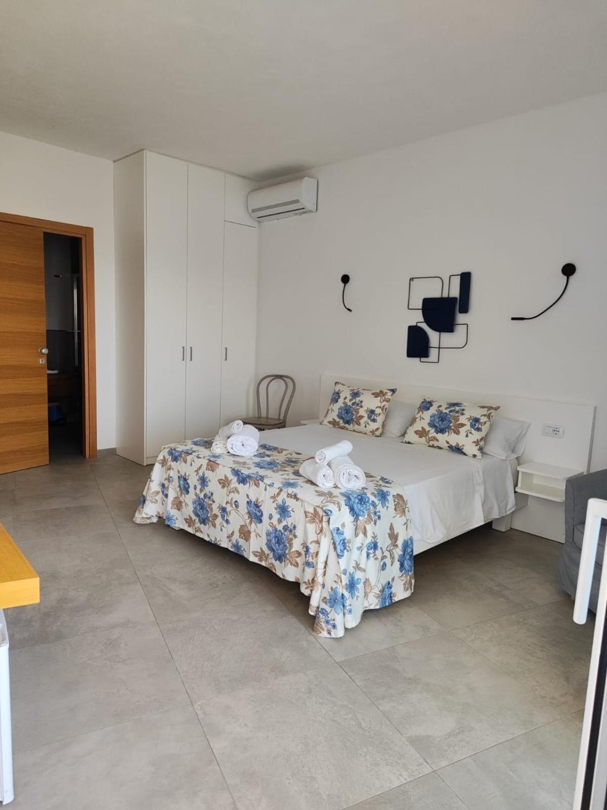 Rooms, Affittacamere Maksim Гольфо-Аранчи Экстерьер фото